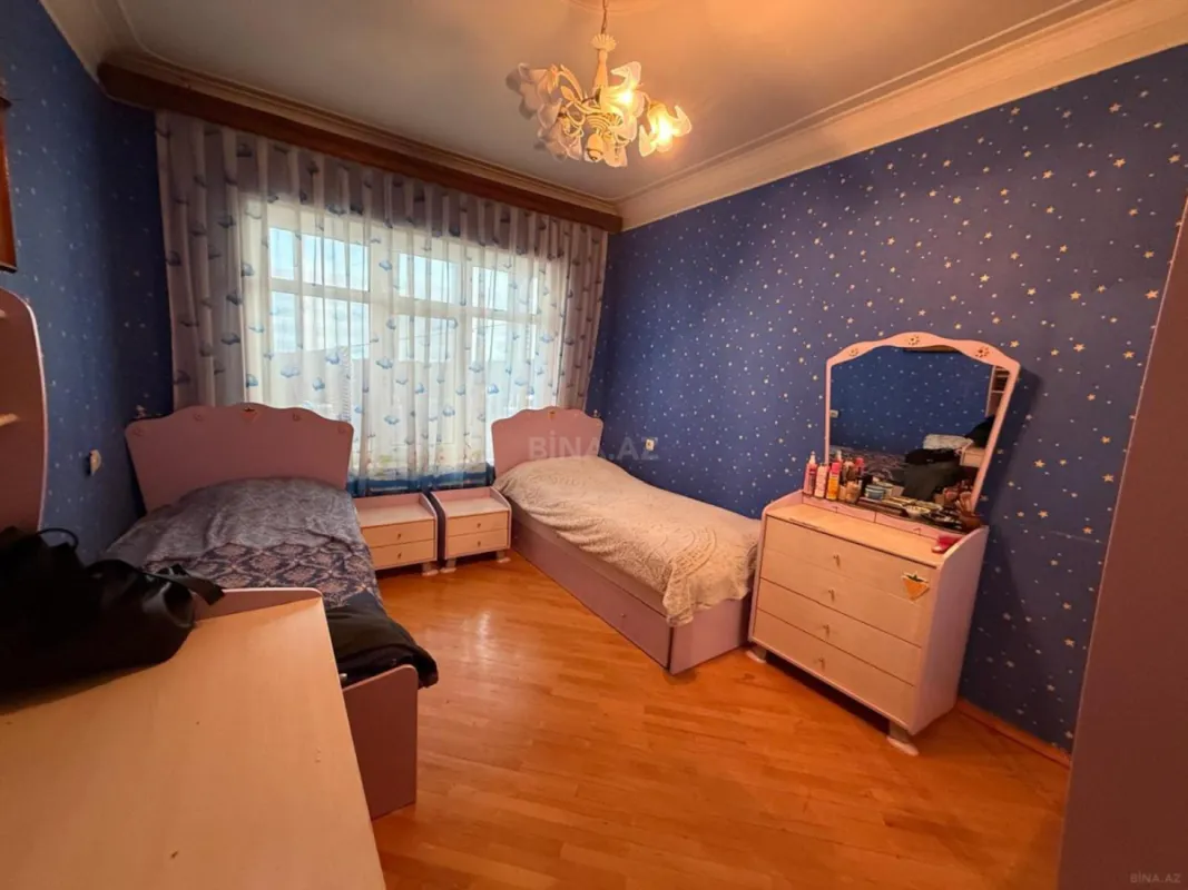 Satılır 5 otaqlı mənzil 120 m²