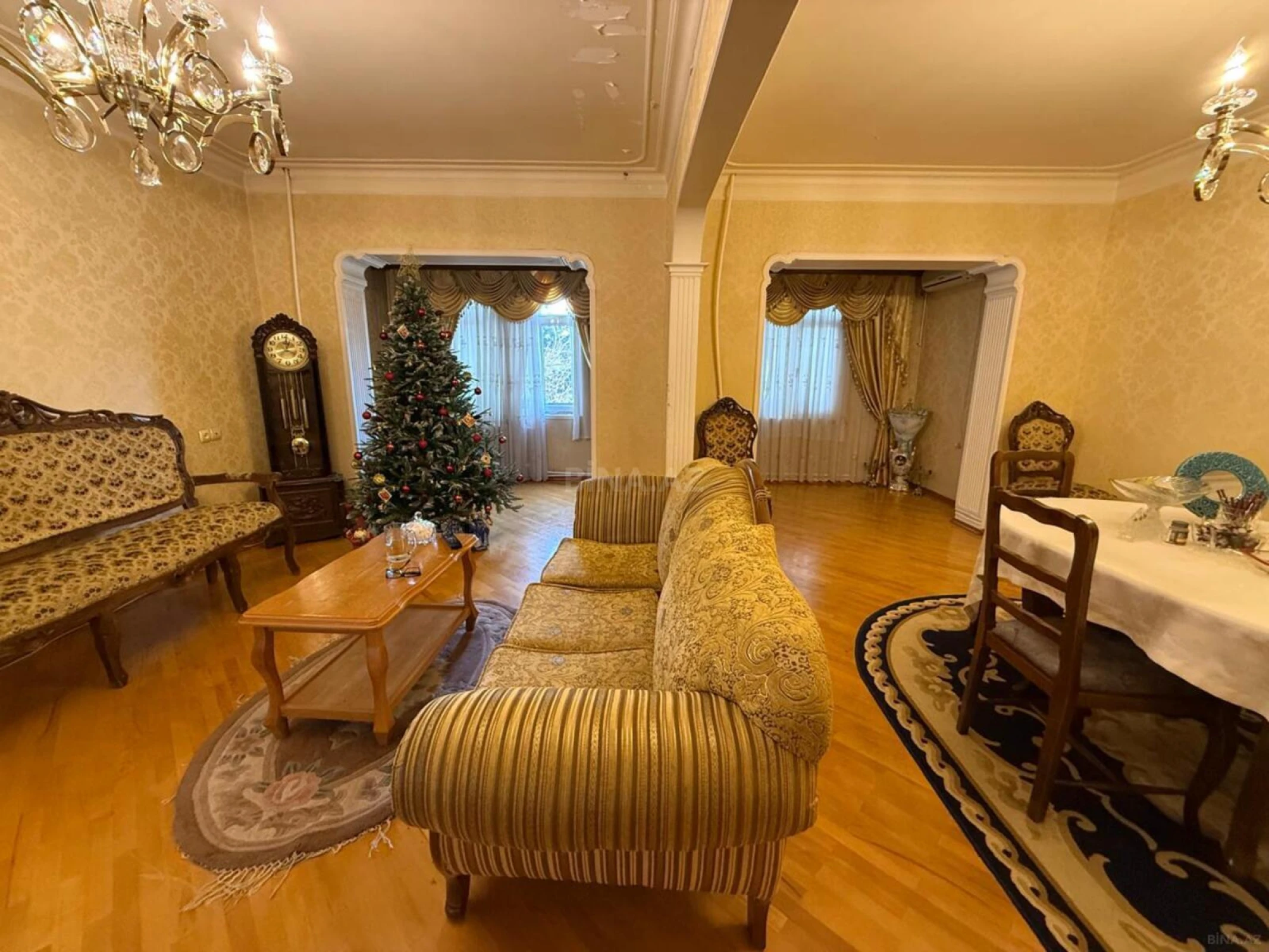 Satılır 5 otaqlı mənzil 120 m²