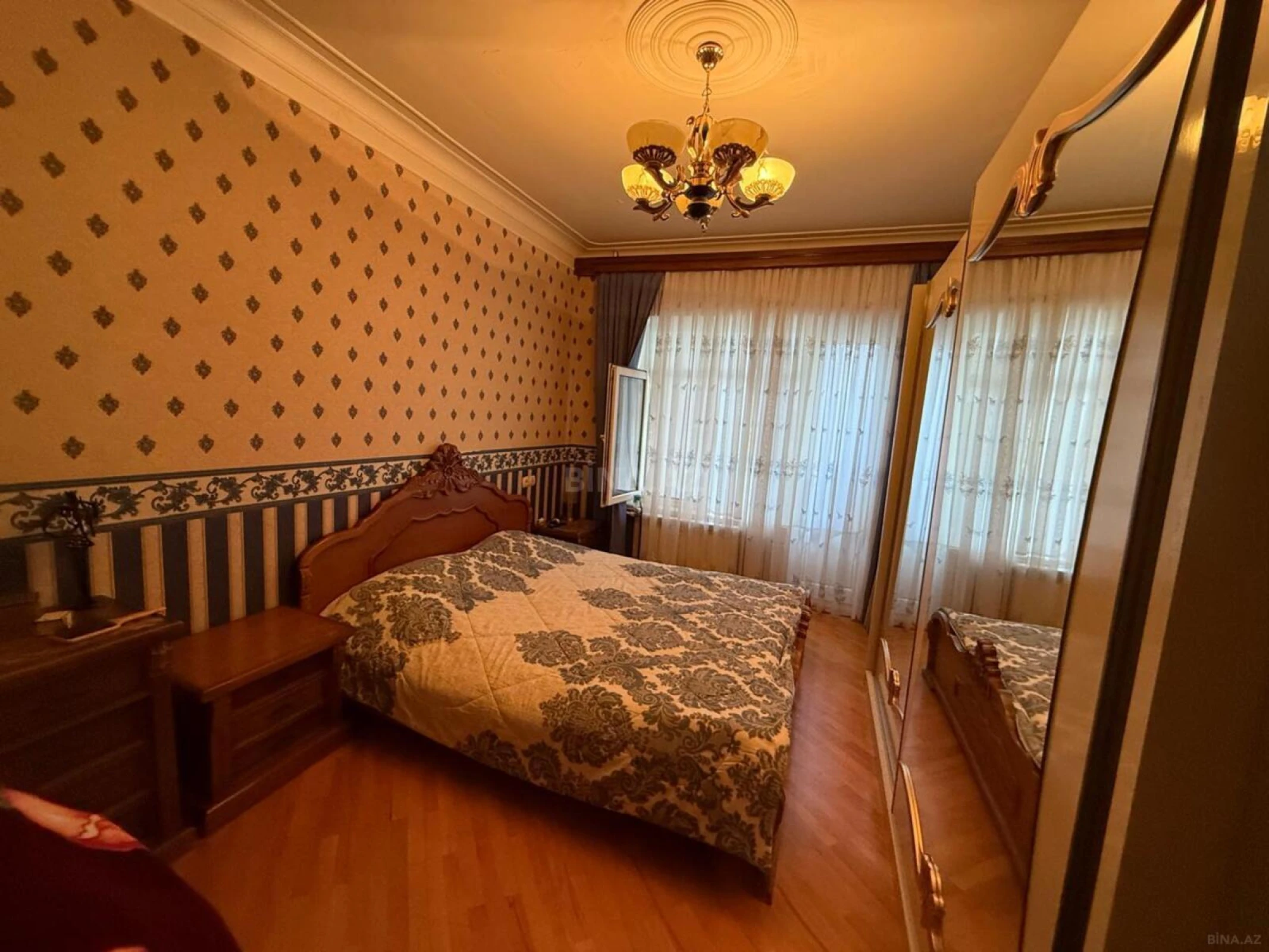 Satılır 5 otaqlı mənzil 120 m²