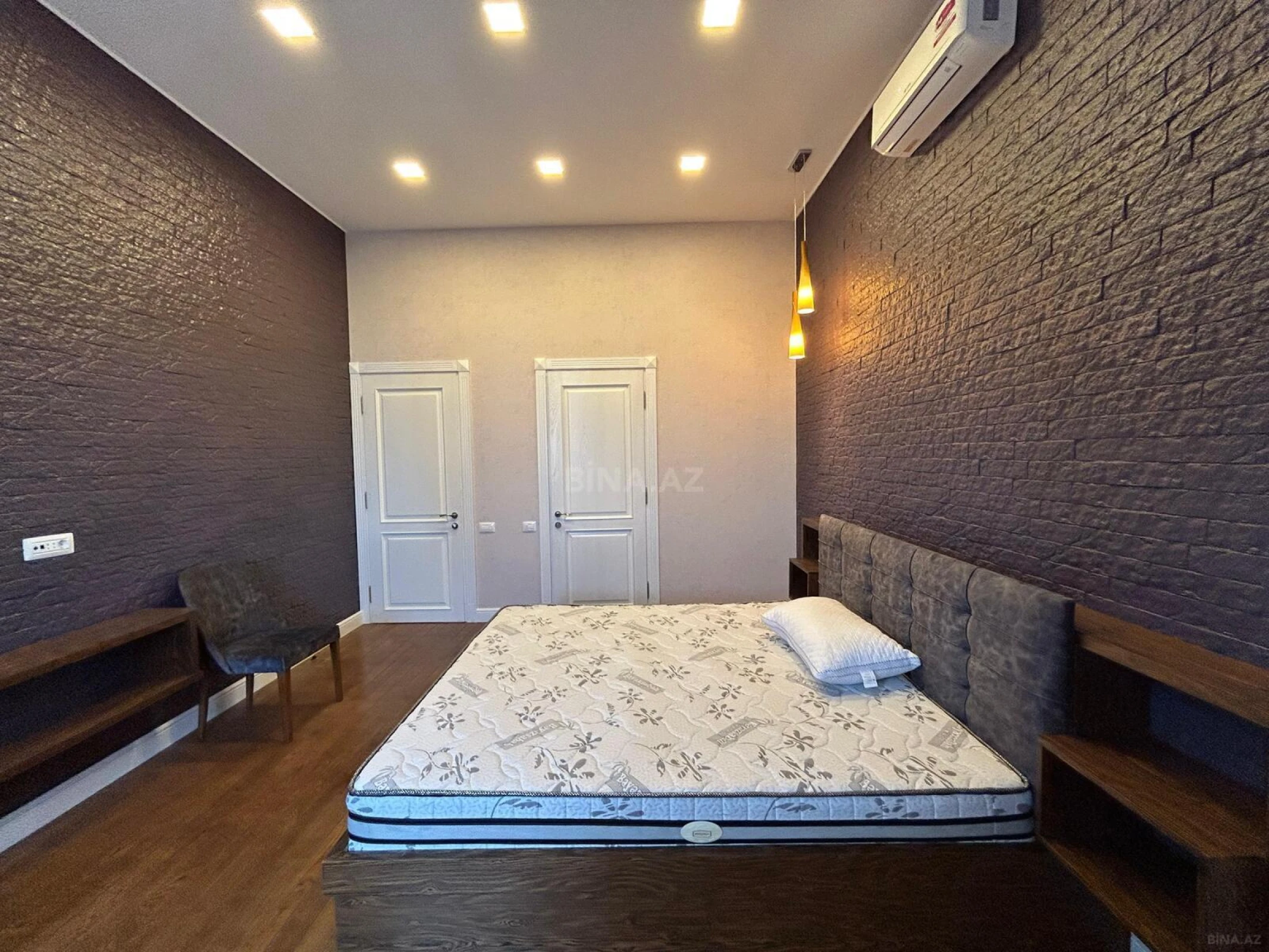 Kirayə verilir 6 otaqlı mənzil 275 m²