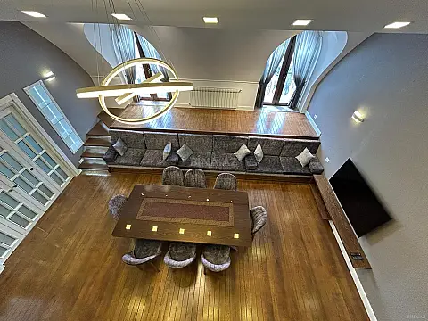 Kirayə verilir 6 otaqlı mənzil 275 m²