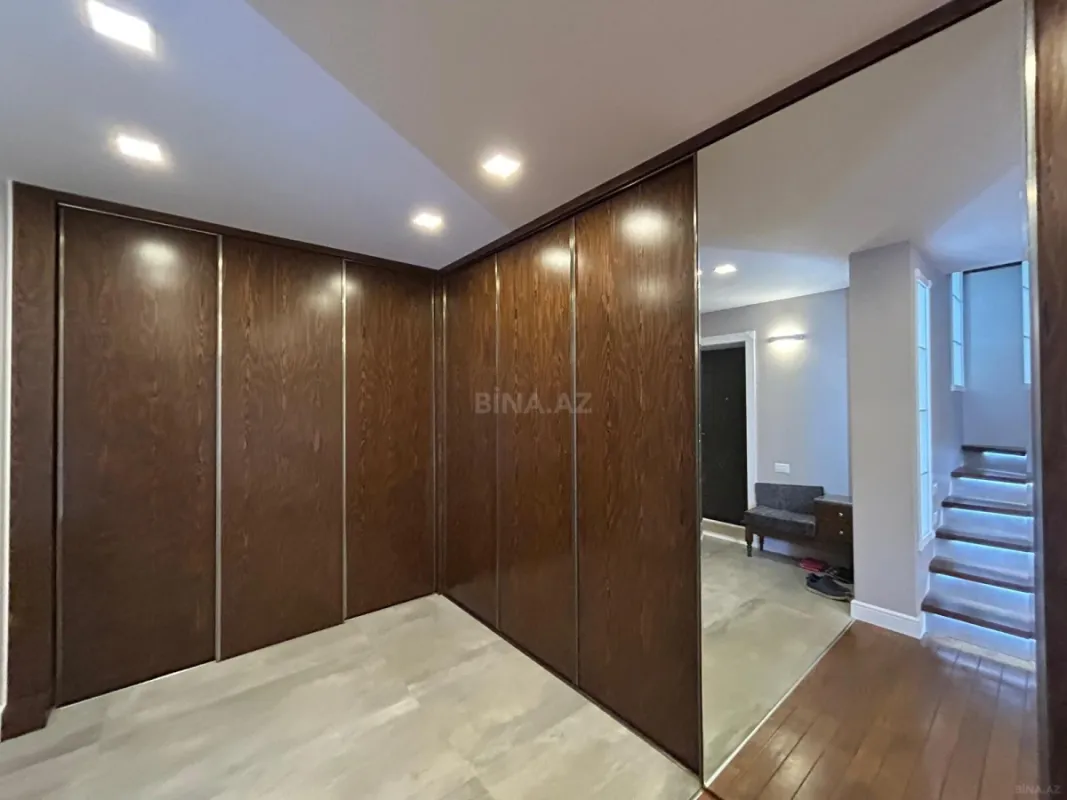 Kirayə verilir 6 otaqlı mənzil 275 m²