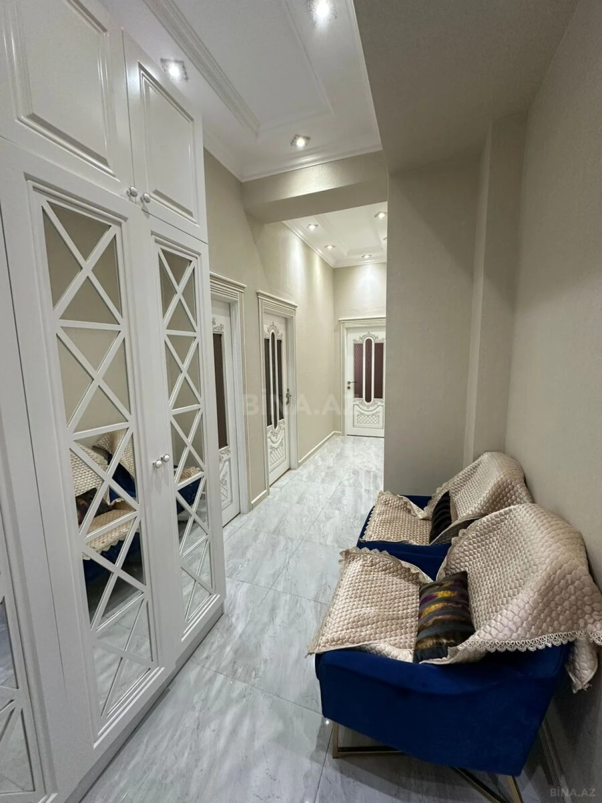 Kirayə verilir 2 otaqlı mənzil 110 m²