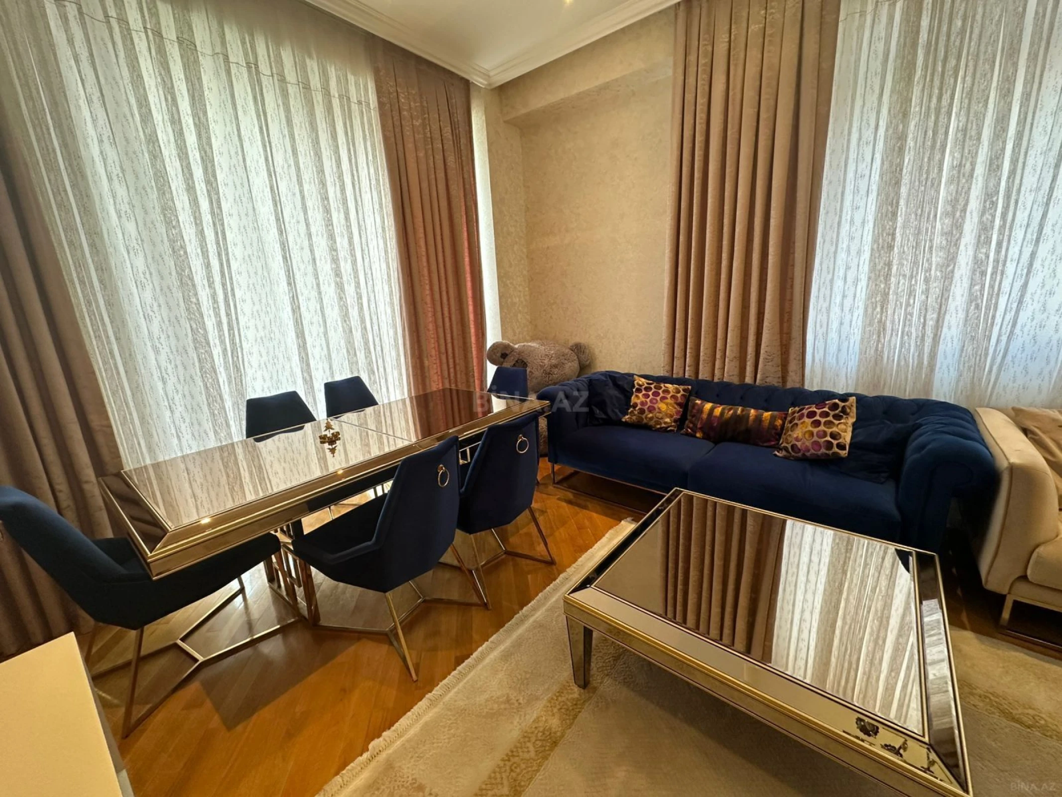 Kirayə verilir 2 otaqlı mənzil 110 m²