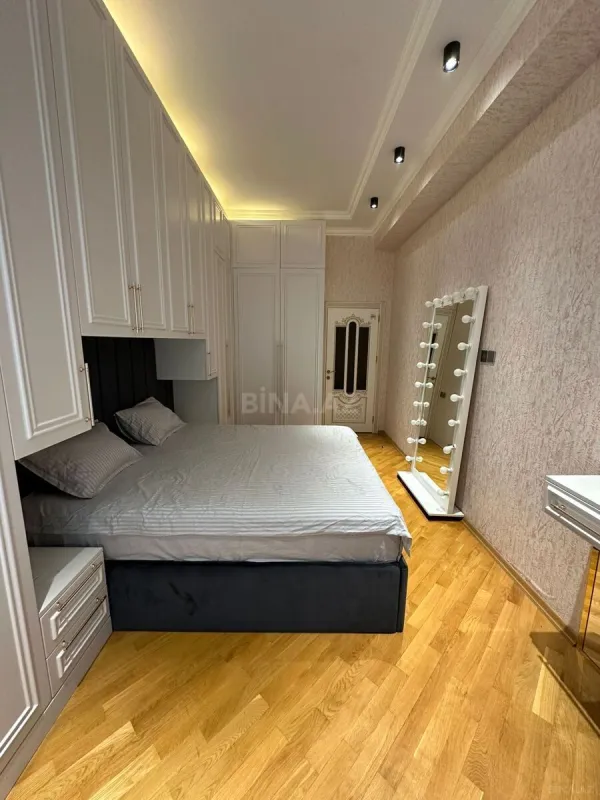 Kirayə verilir 2 otaqlı mənzil 110 m²