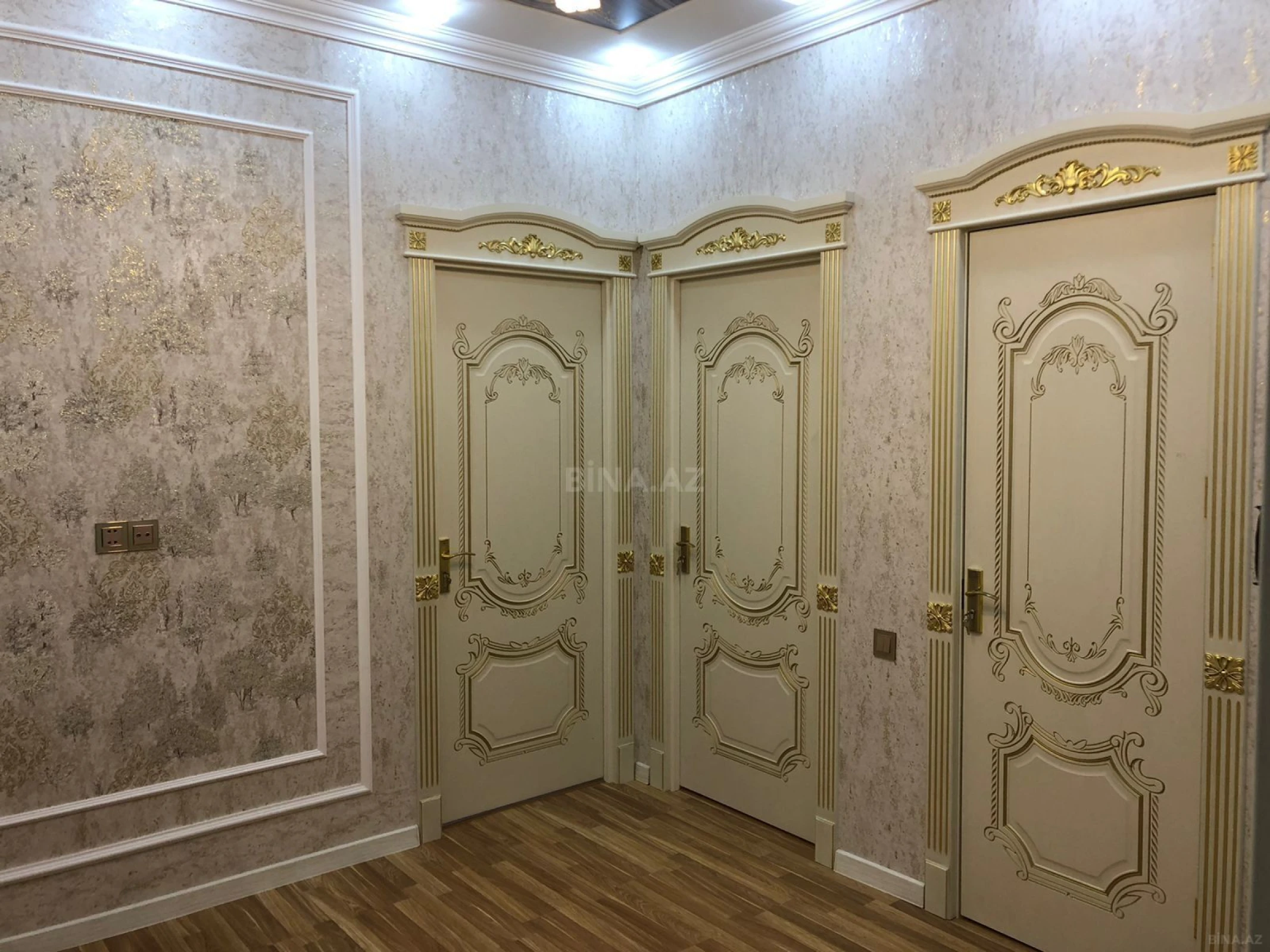 Satılır 2 otaqlı mənzil 70 m²
