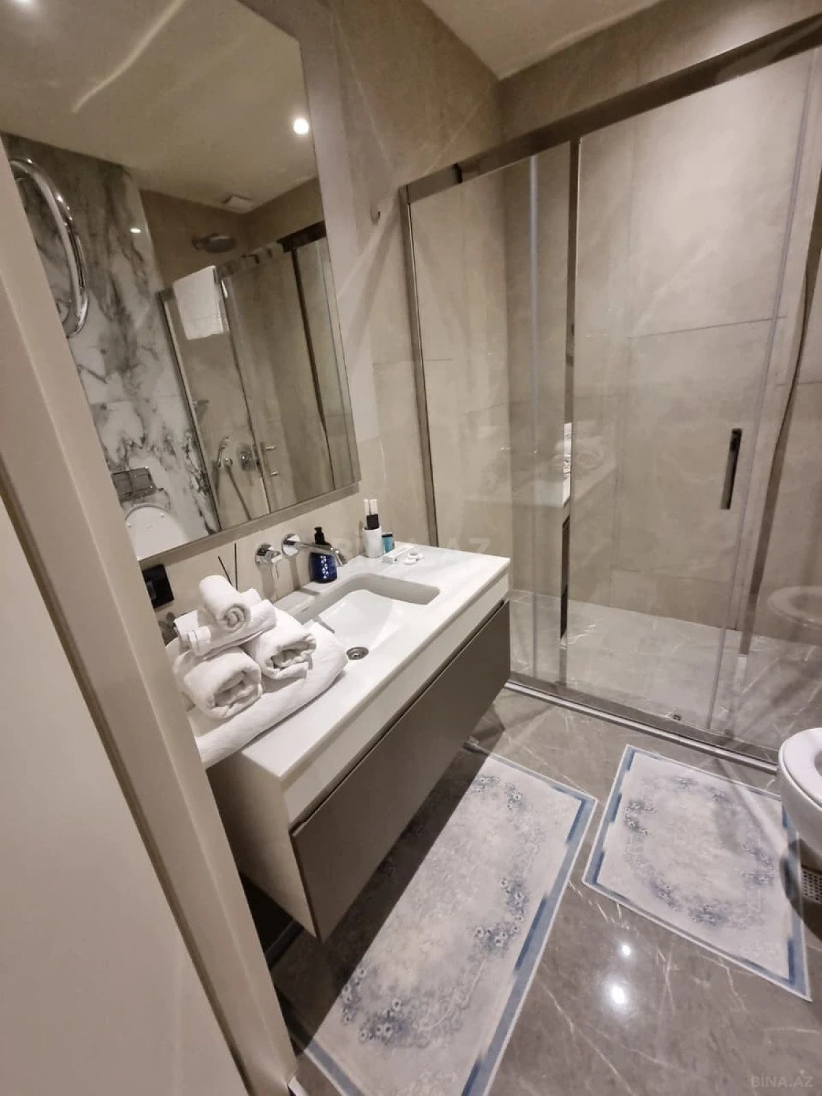 Kirayə verilir 1 otaqlı mənzil 60 m²