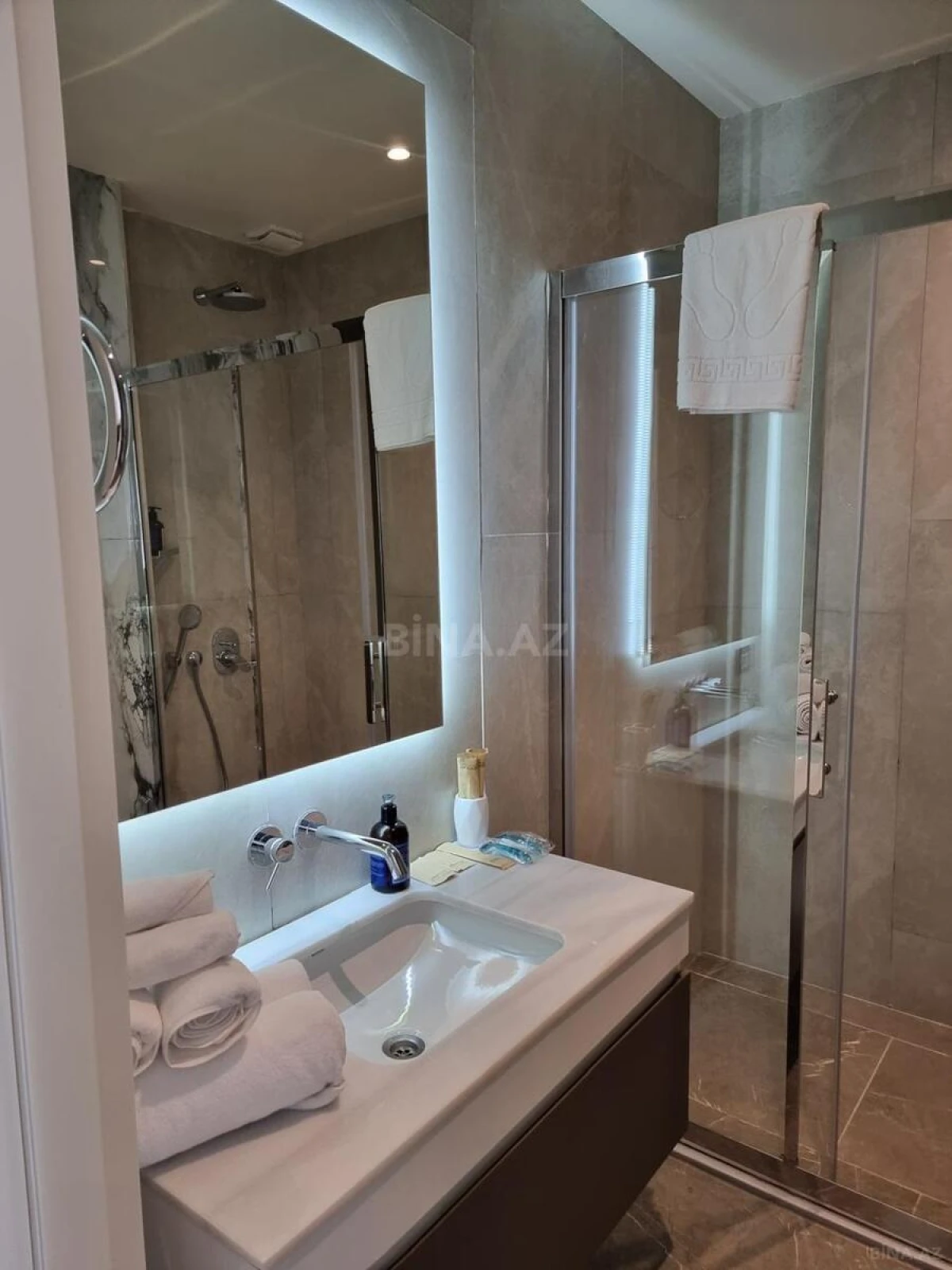 Kirayə verilir 1 otaqlı mənzil 60 m²