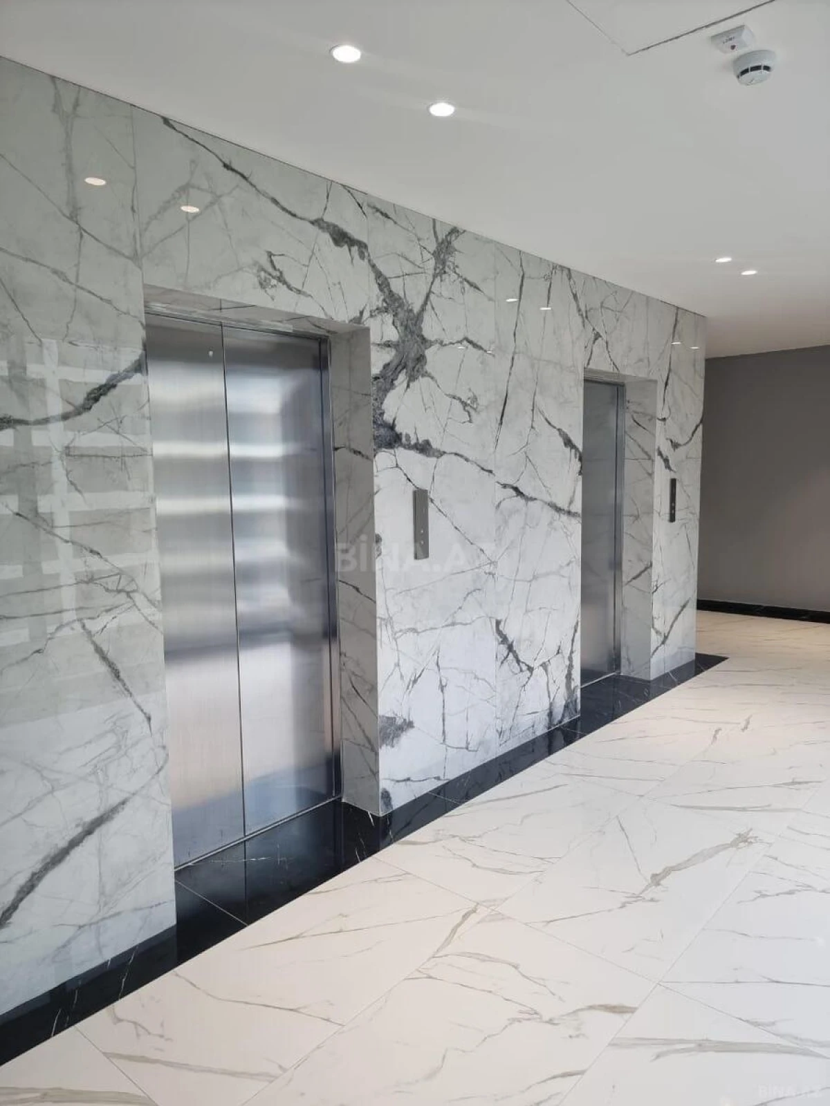 Kirayə verilir 1 otaqlı mənzil 60 m²