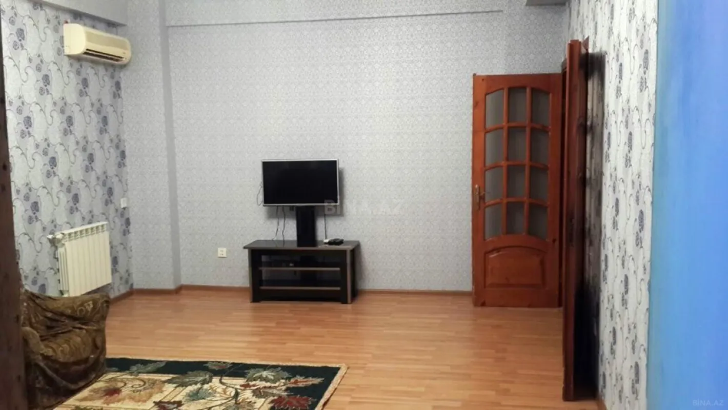 Satılır 4 otaqlı mənzil 102 m²
