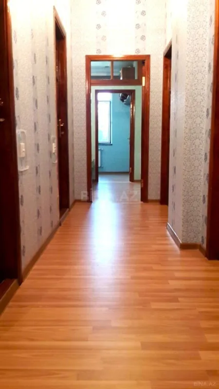 Satılır 4 otaqlı mənzil 102 m²