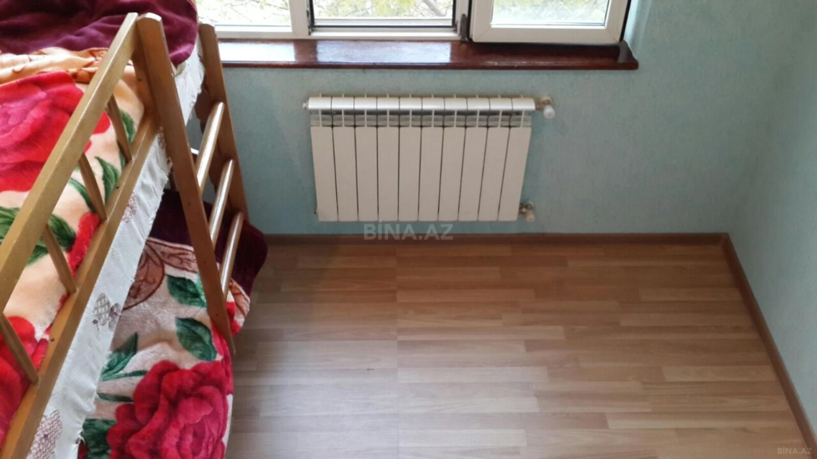 Satılır 4 otaqlı mənzil 102 m²