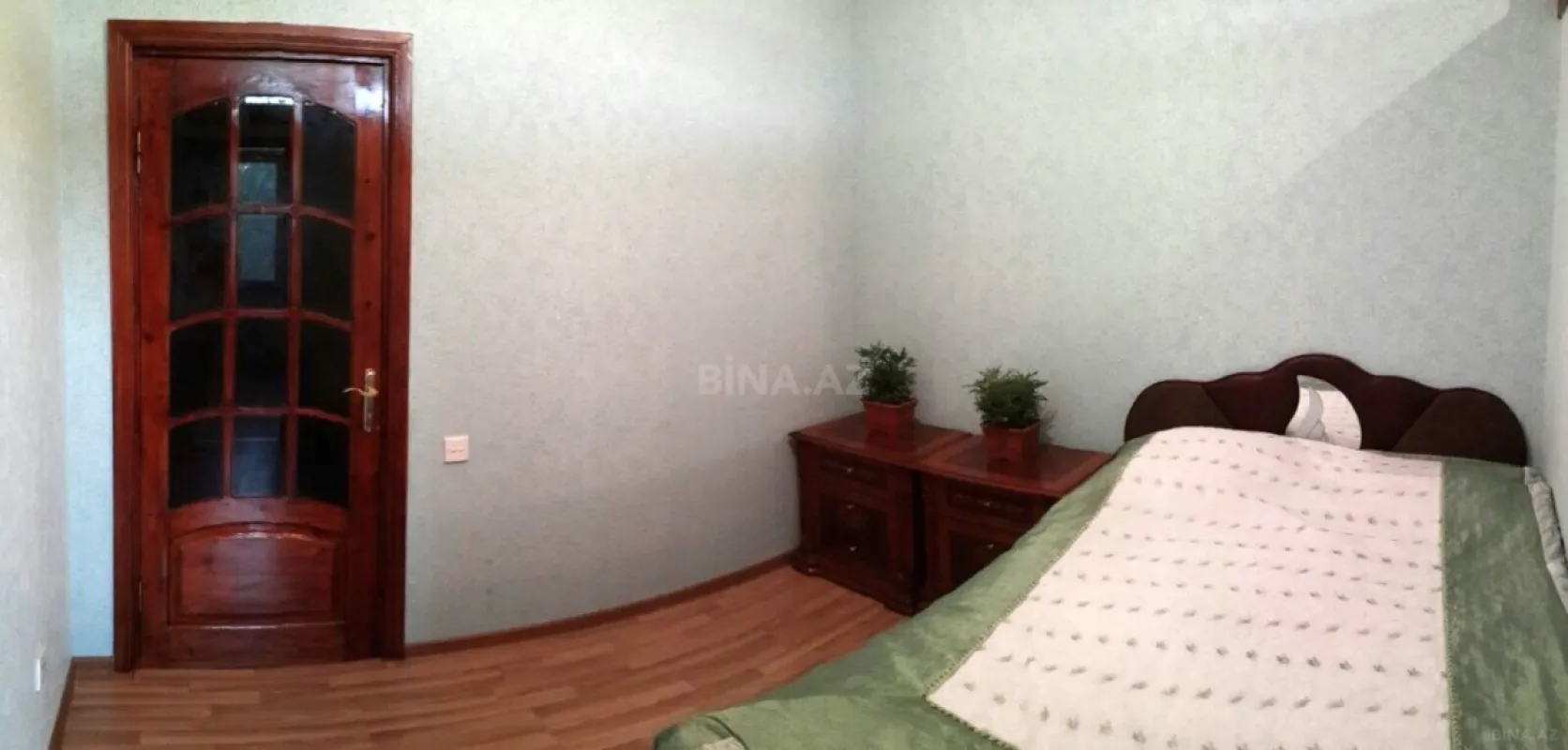 Satılır 4 otaqlı mənzil 102 m²