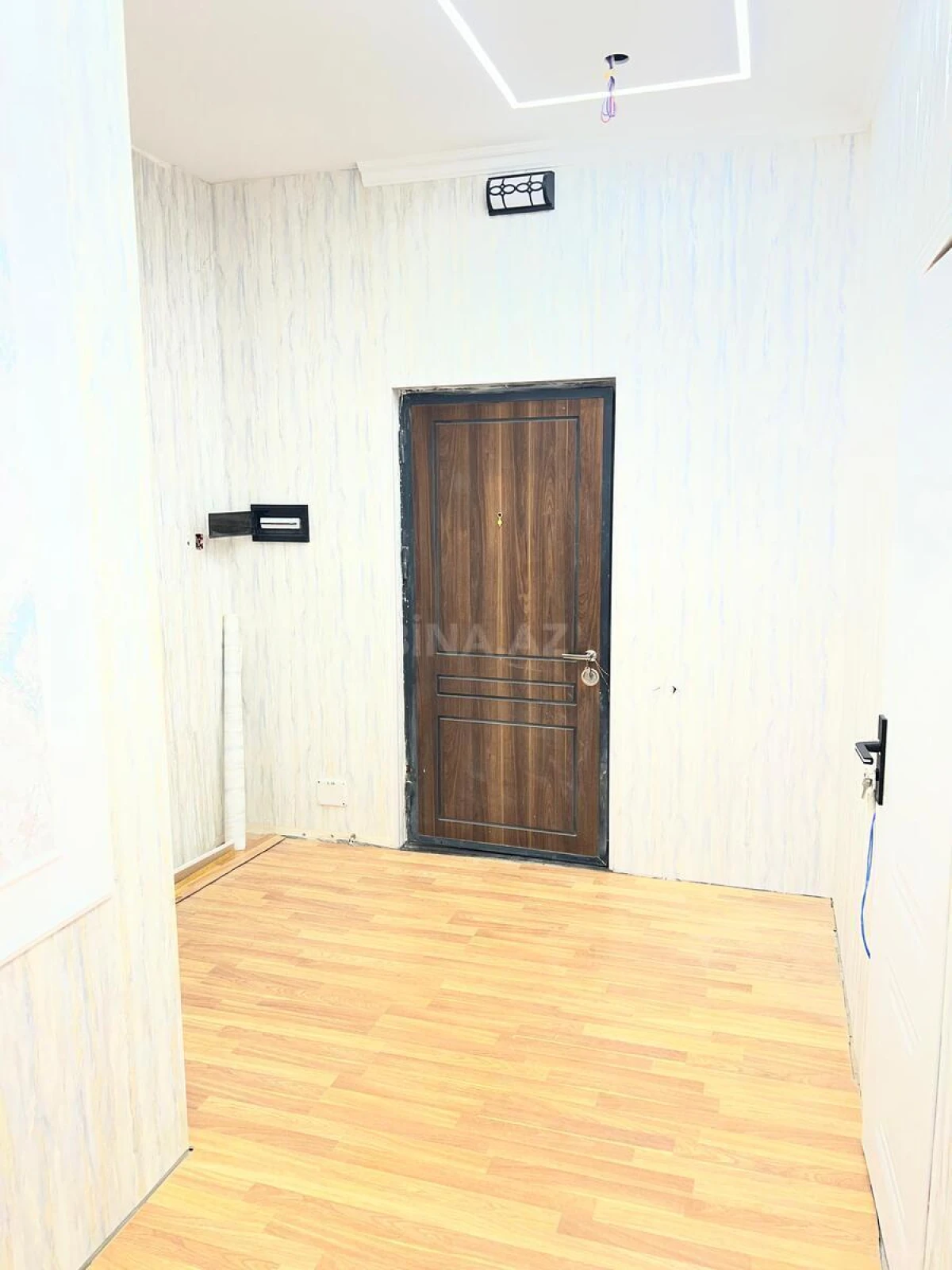 Satılır 3 otaqlı mənzil 97 m²