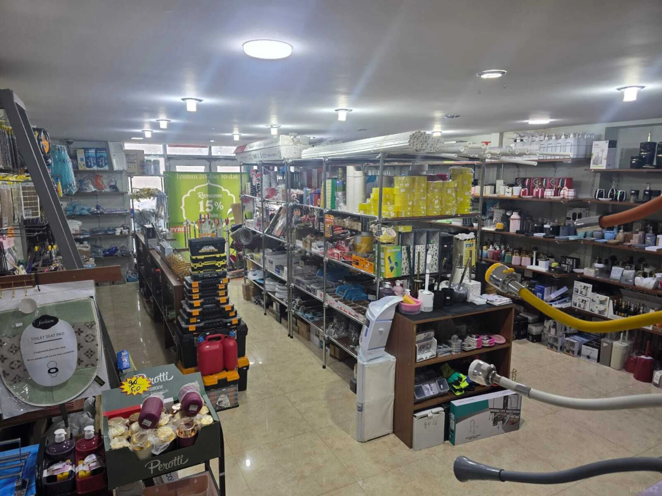 Kirayə verilir obyekt 615 m²