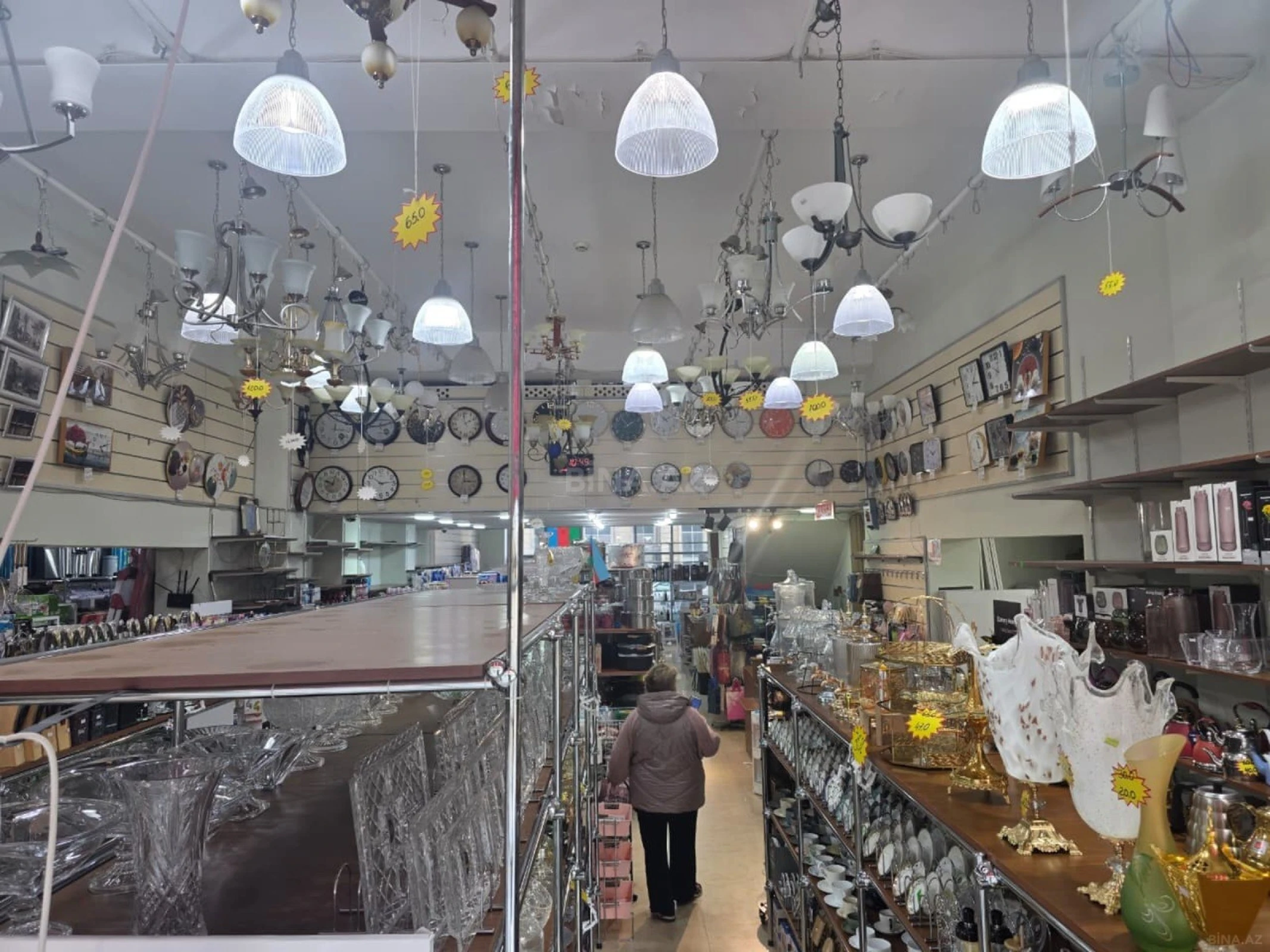 Kirayə verilir obyekt 615 m²