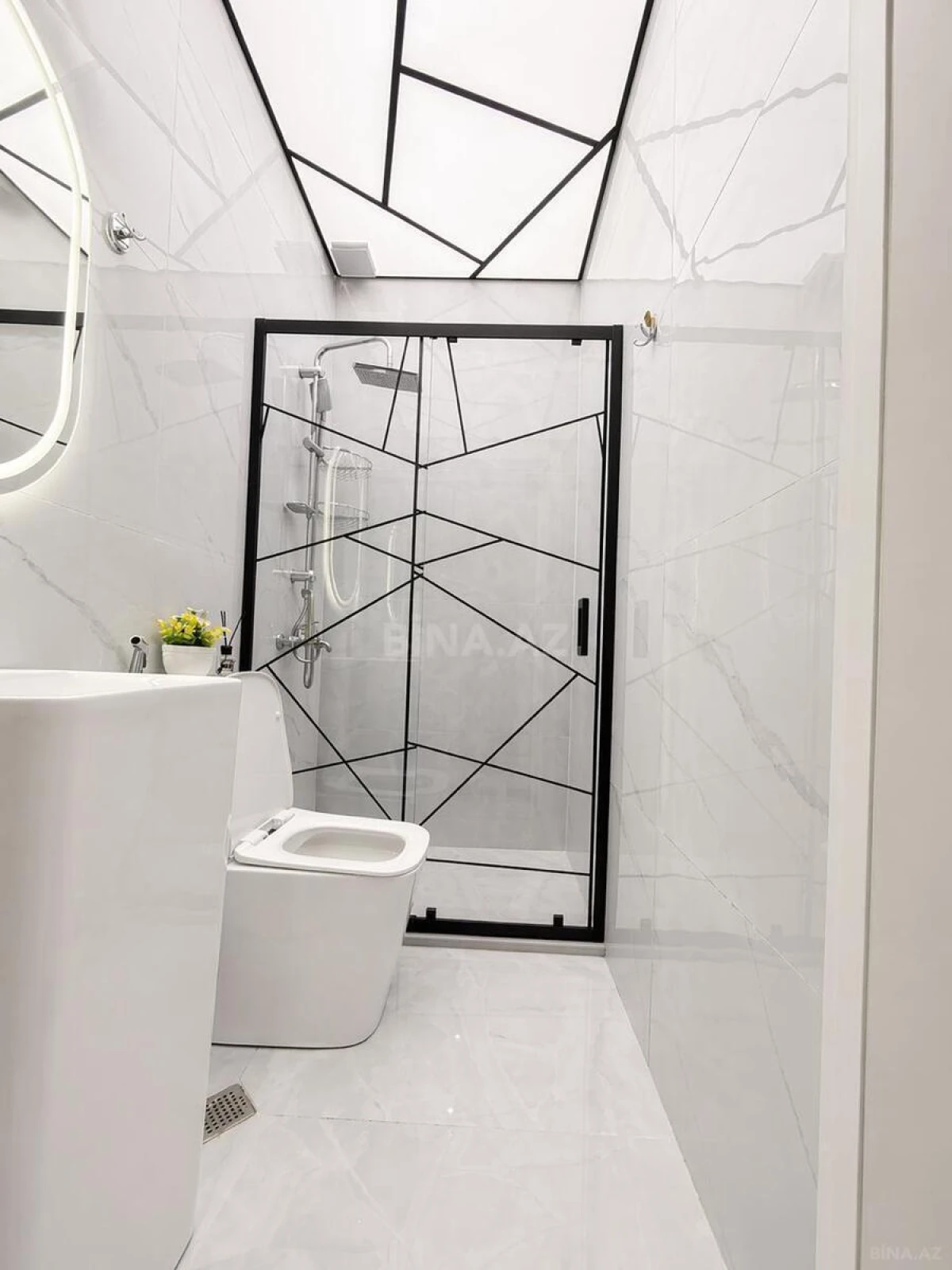 Satılır 3 otaqlı mənzil 105 m²