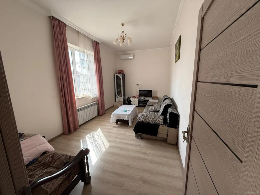 Satılır 4 otaqlı həyət evi 130 m²