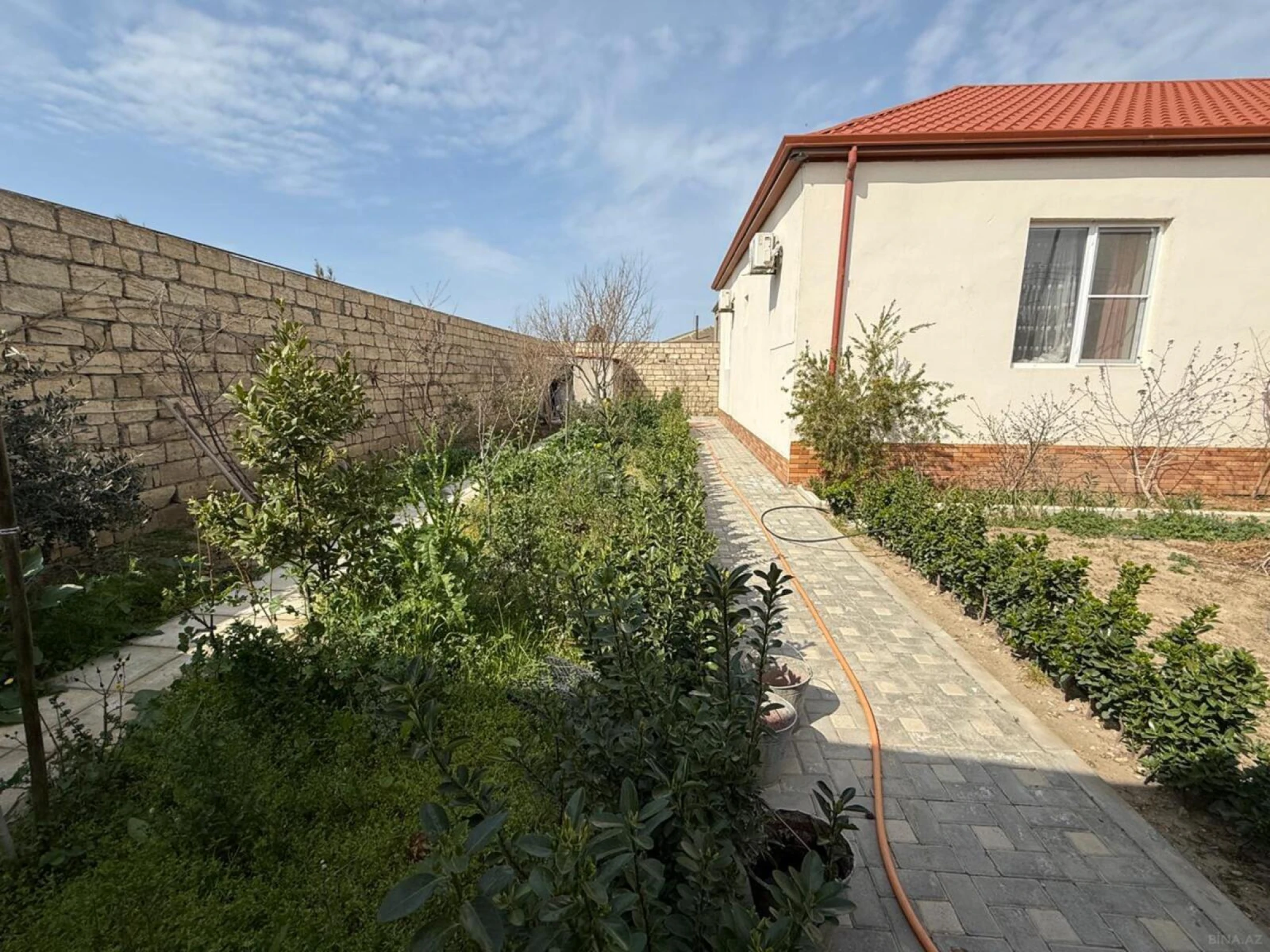 Satılır 4 otaqlı həyət evi 130 m²