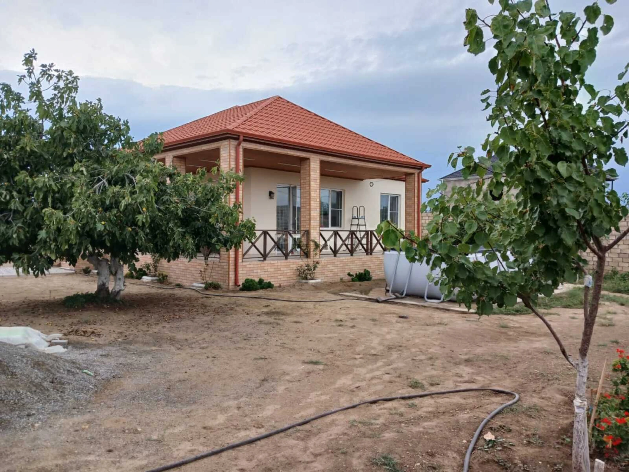 Satılır 4 otaqlı həyət evi 130 m²