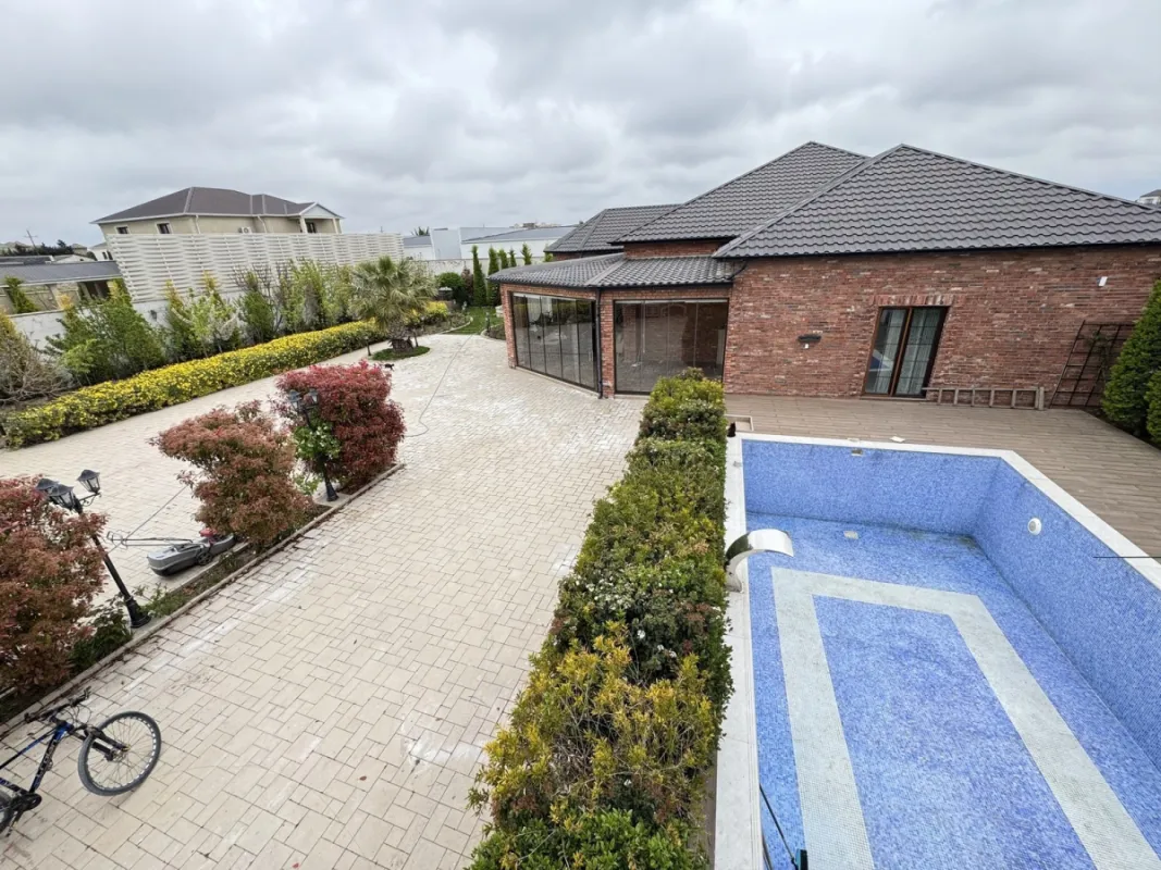 Kirayə verilir 5 otaqlı həyət evi 400 m²