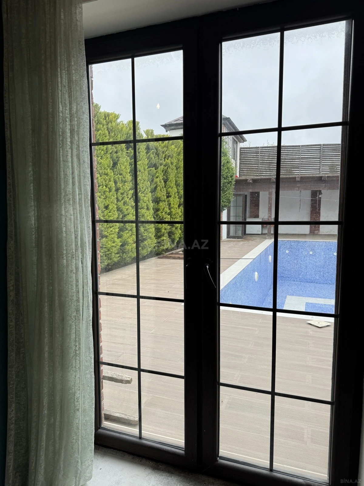 Kirayə verilir 5 otaqlı həyət evi 400 m²