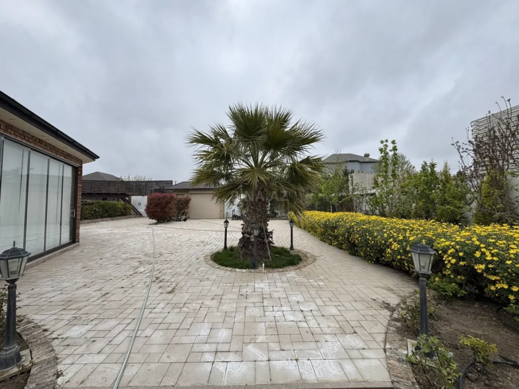 Kirayə verilir 5 otaqlı həyət evi 400 m²