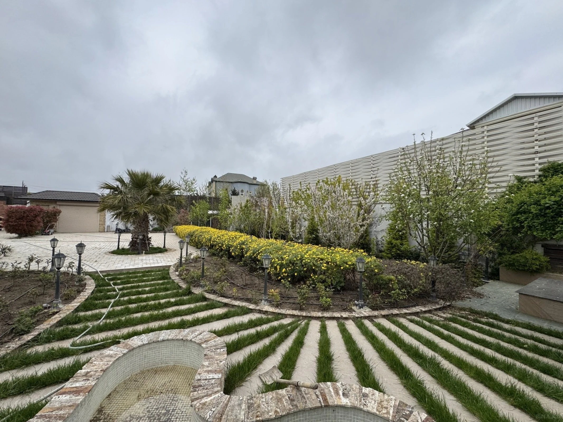 Kirayə verilir 5 otaqlı həyət evi 400 m²