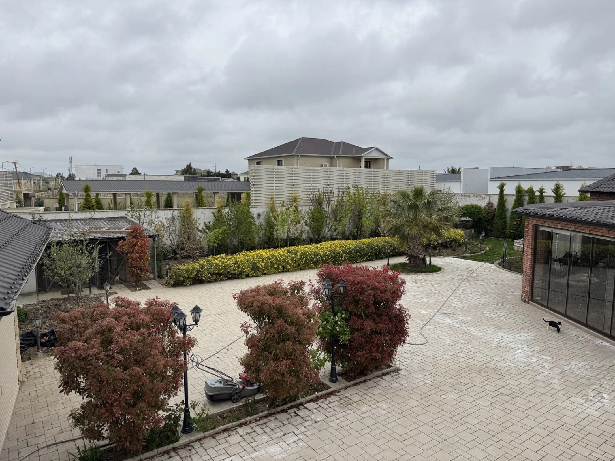 Kirayə verilir 5 otaqlı həyət evi 400 m²