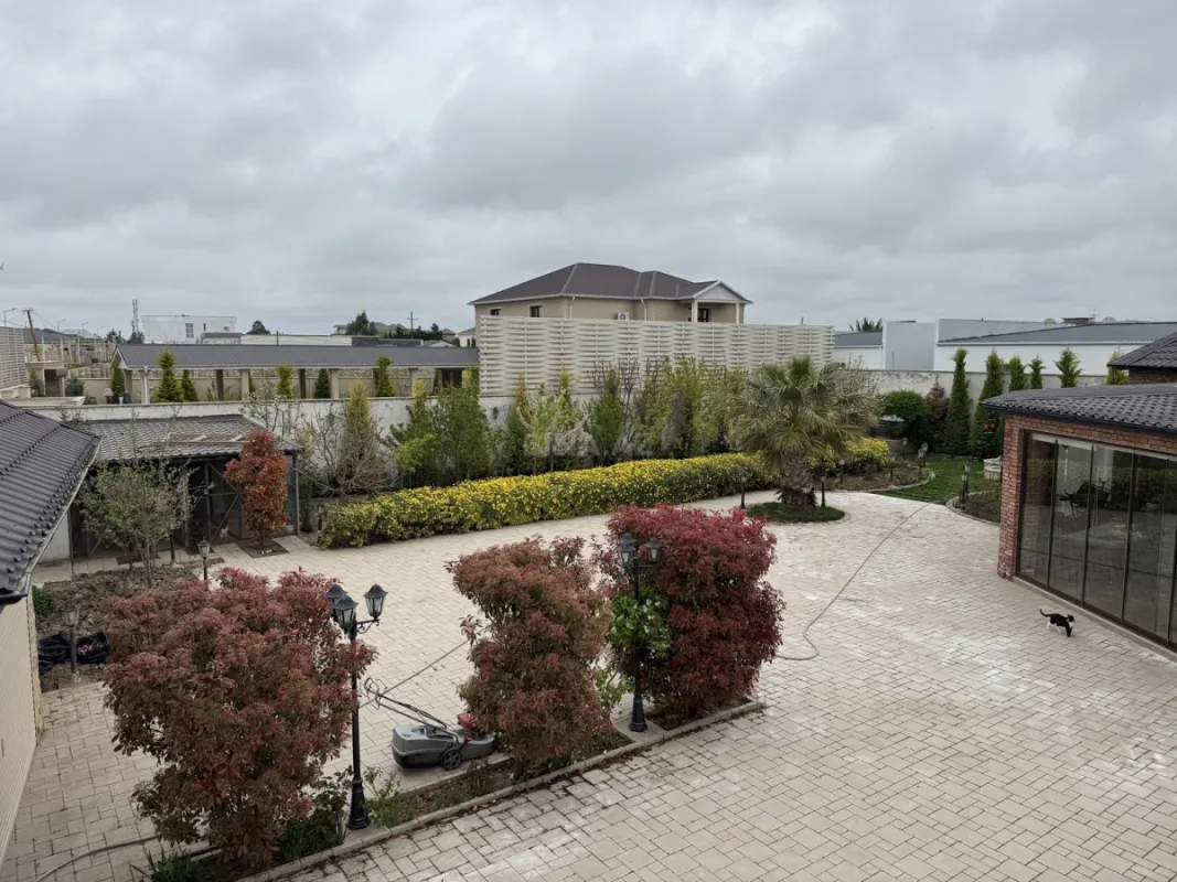 Kirayə verilir 5 otaqlı həyət evi 400 m²