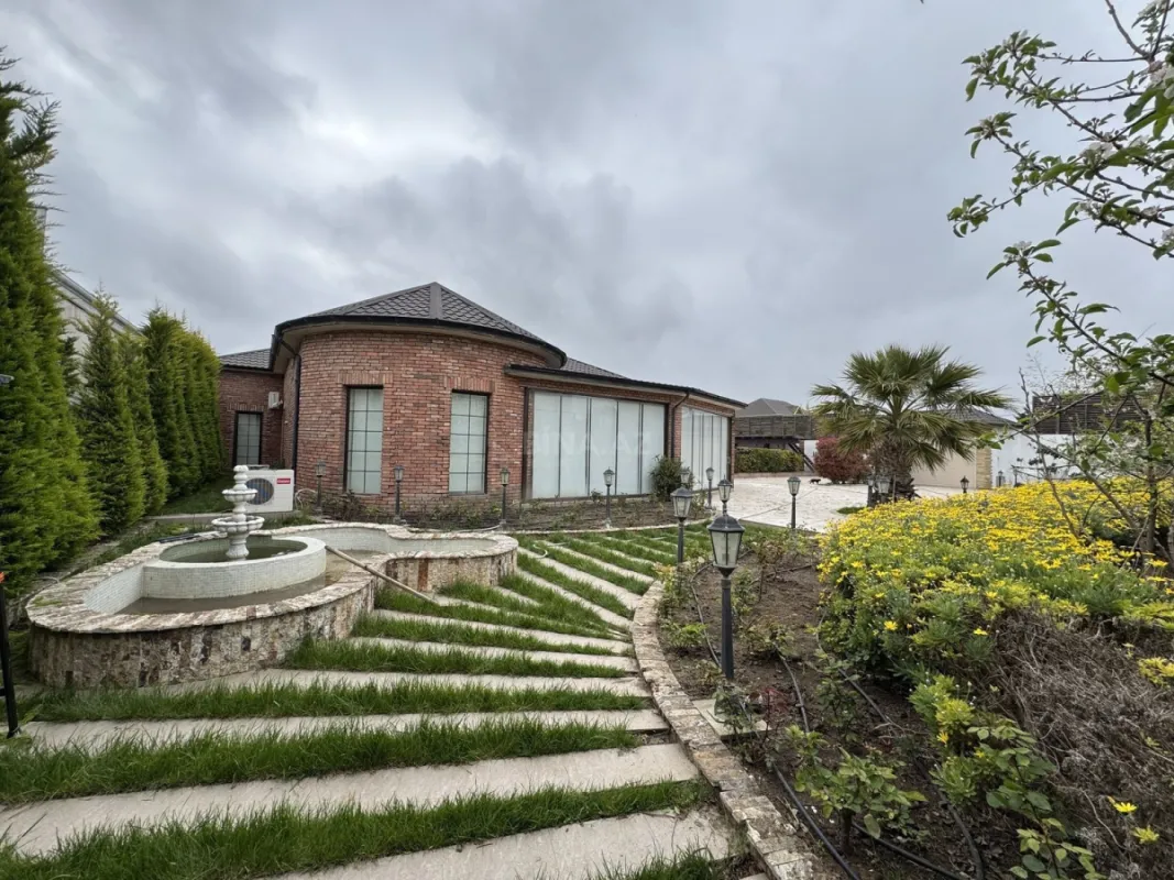 Kirayə verilir 5 otaqlı həyət evi 400 m²