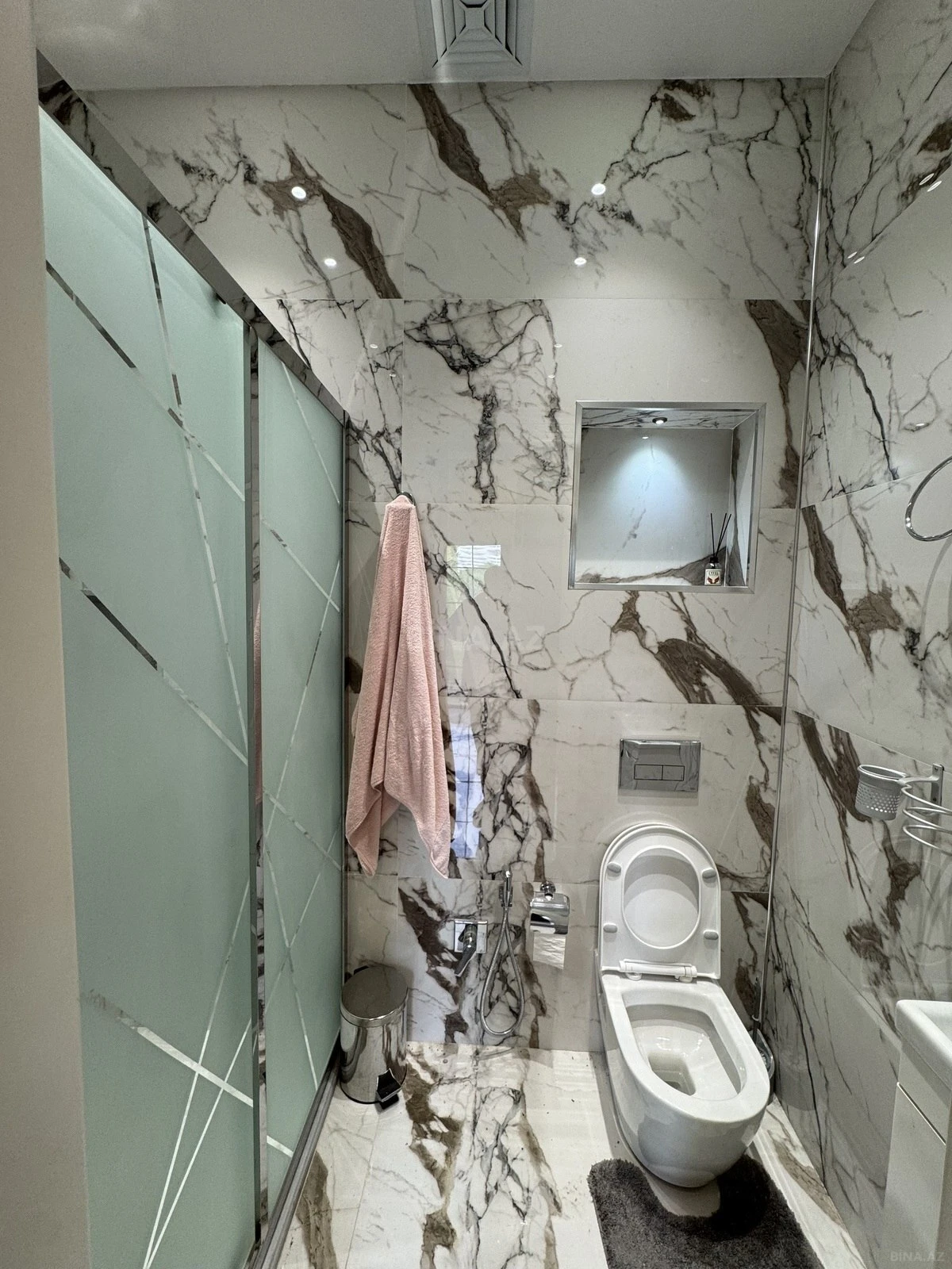 Kirayə verilir 5 otaqlı həyət evi 400 m²