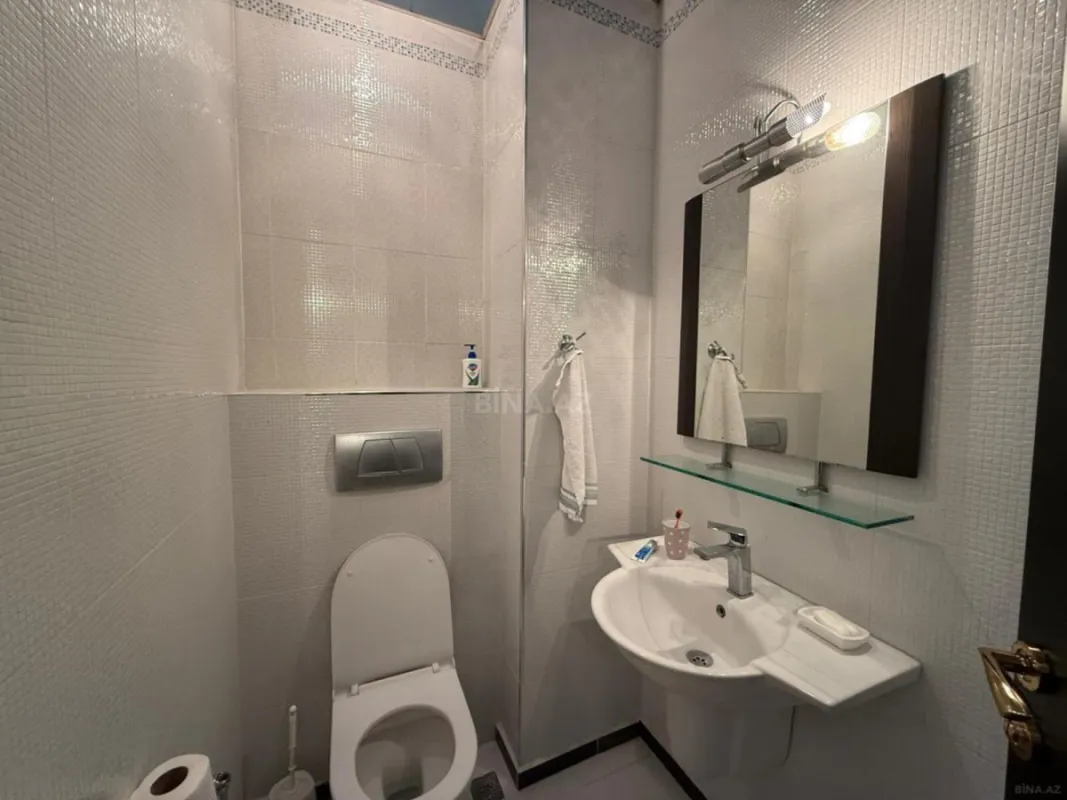 Satılır 5 otaqlı mənzil 212 m²