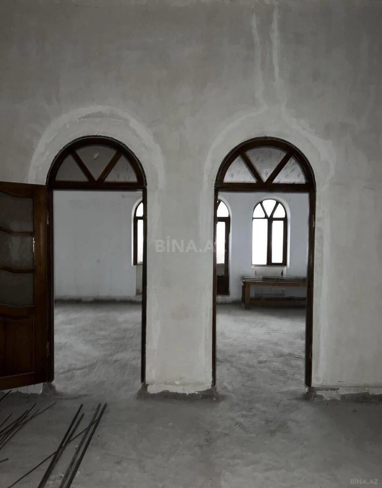Satılır 9 otaqlı həyət evi 1500 m²