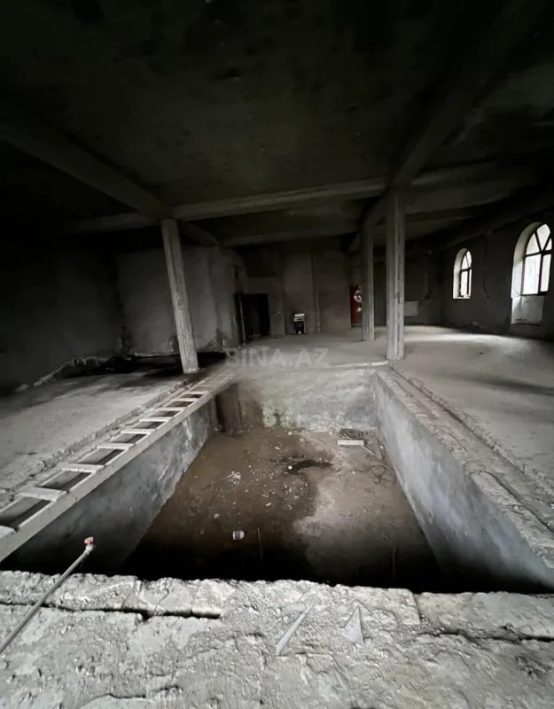 Satılır 9 otaqlı həyət evi 1500 m²