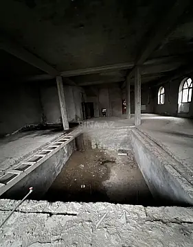 Satılır 9 otaqlı həyət evi 1500 m²