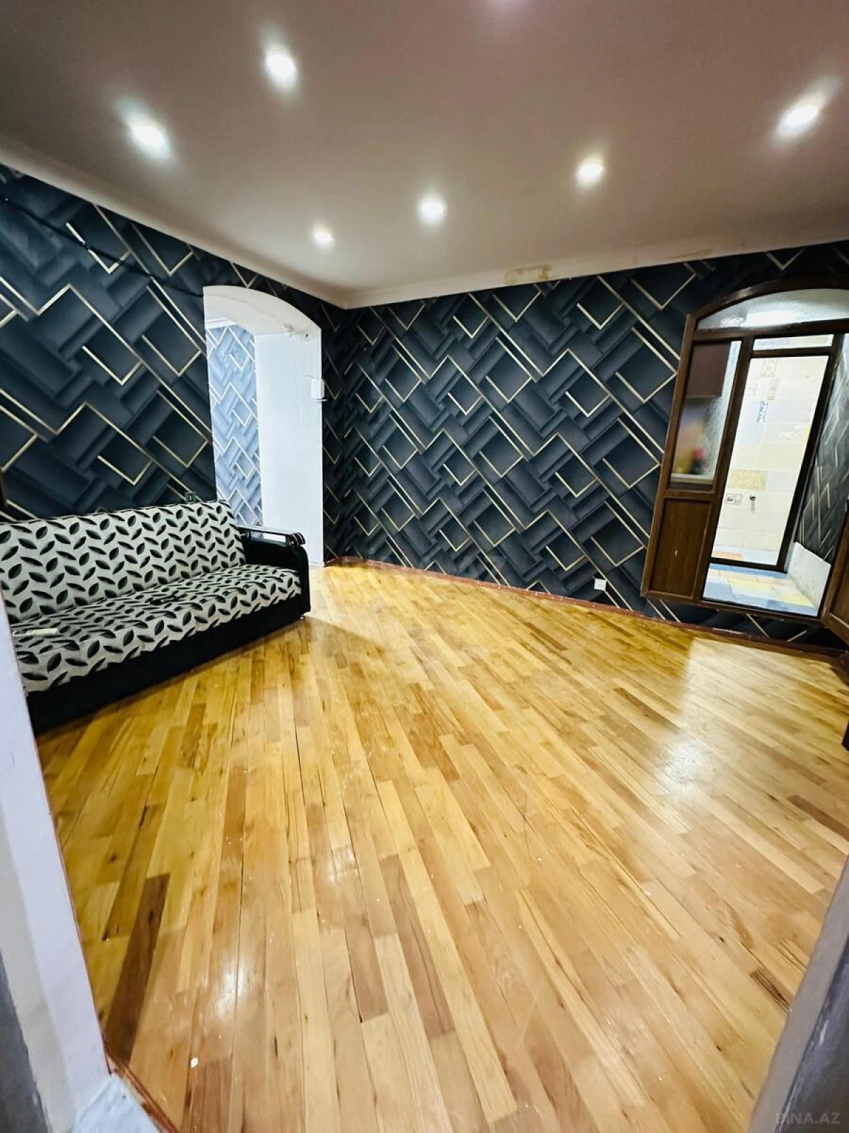Kirayə verilir 3 otaqlı ofis 80 m²