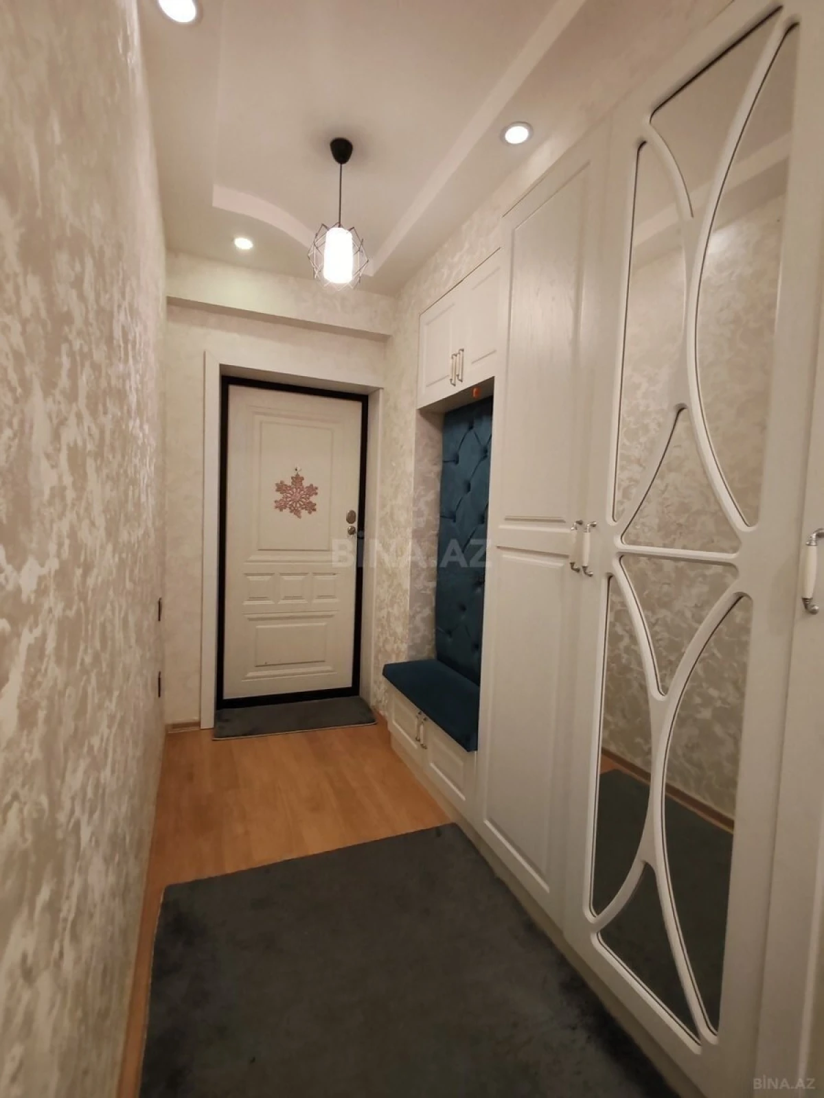 Satılır 2 otaqlı mənzil 62 m²