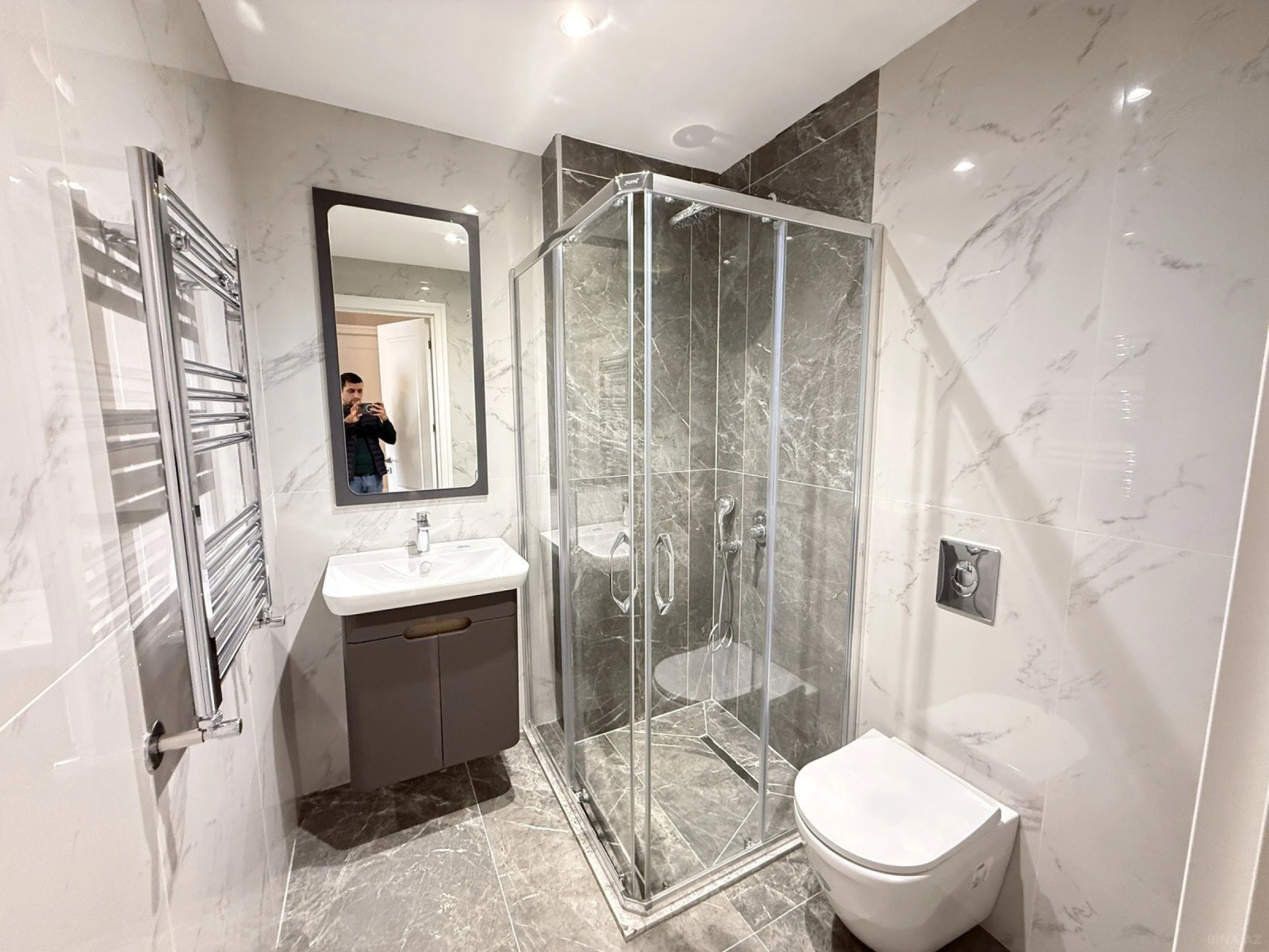Satılır 3 otaqlı mənzil 96 m²