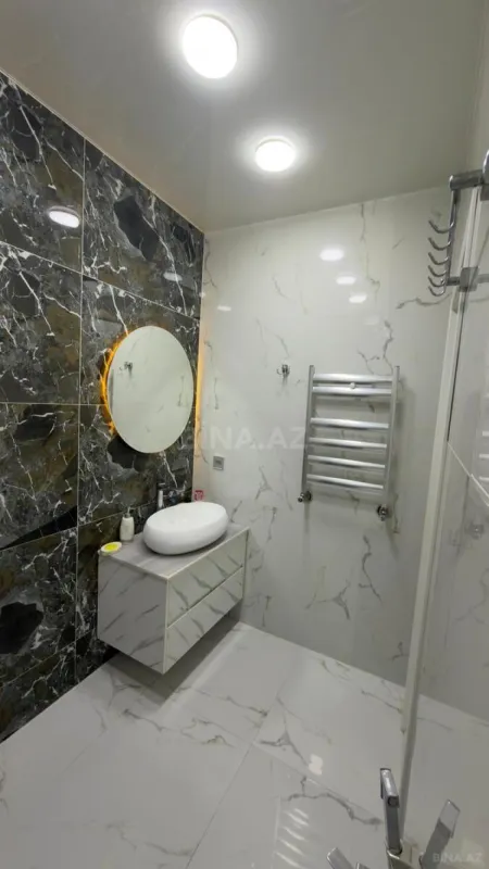Satılır 2 otaqlı mənzil 83 m²