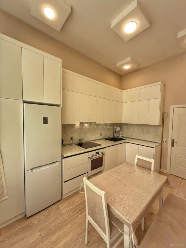 Satılır 2 otaqlı mənzil 83 m²