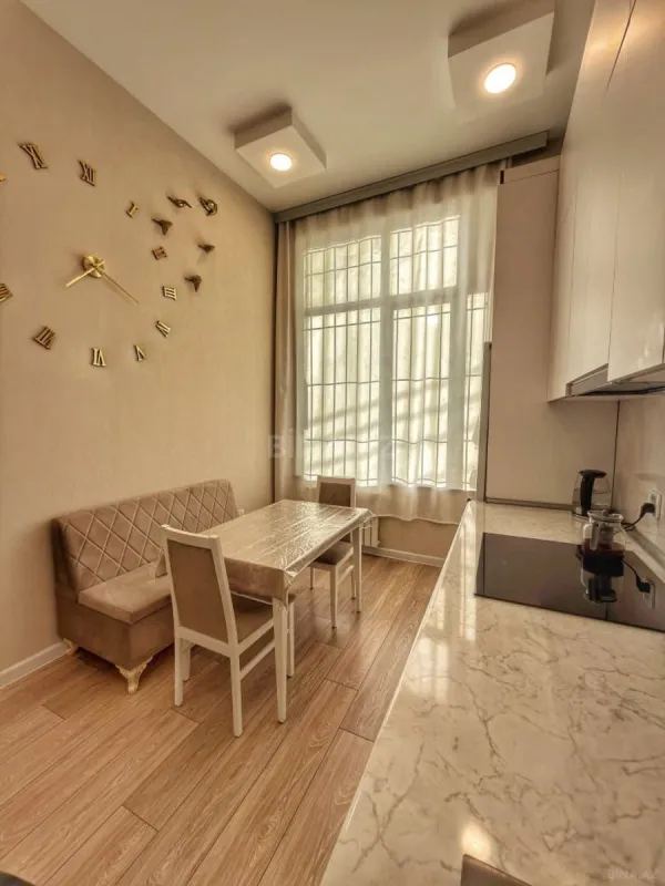 Satılır 2 otaqlı mənzil 83 m²