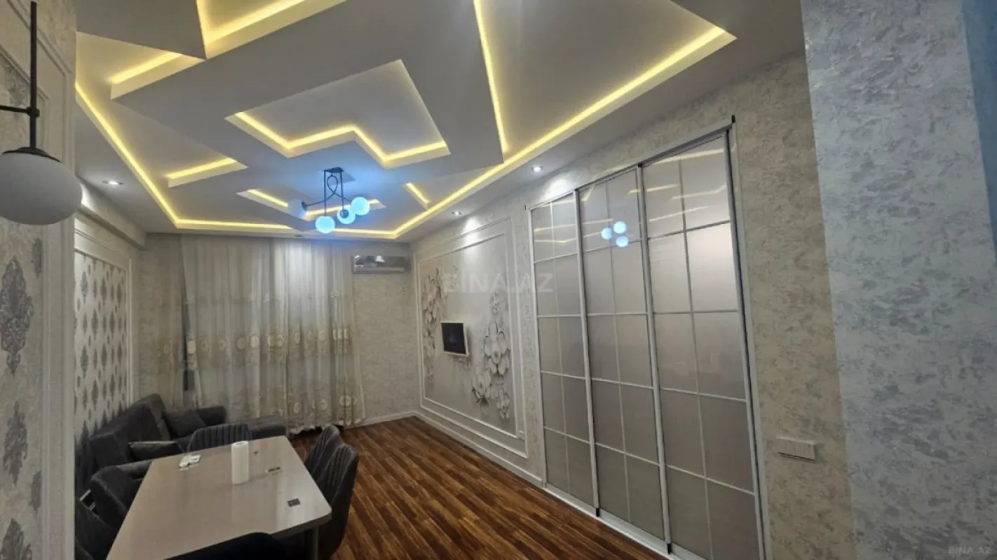 Satılır 2 otaqlı mənzil 68 m²