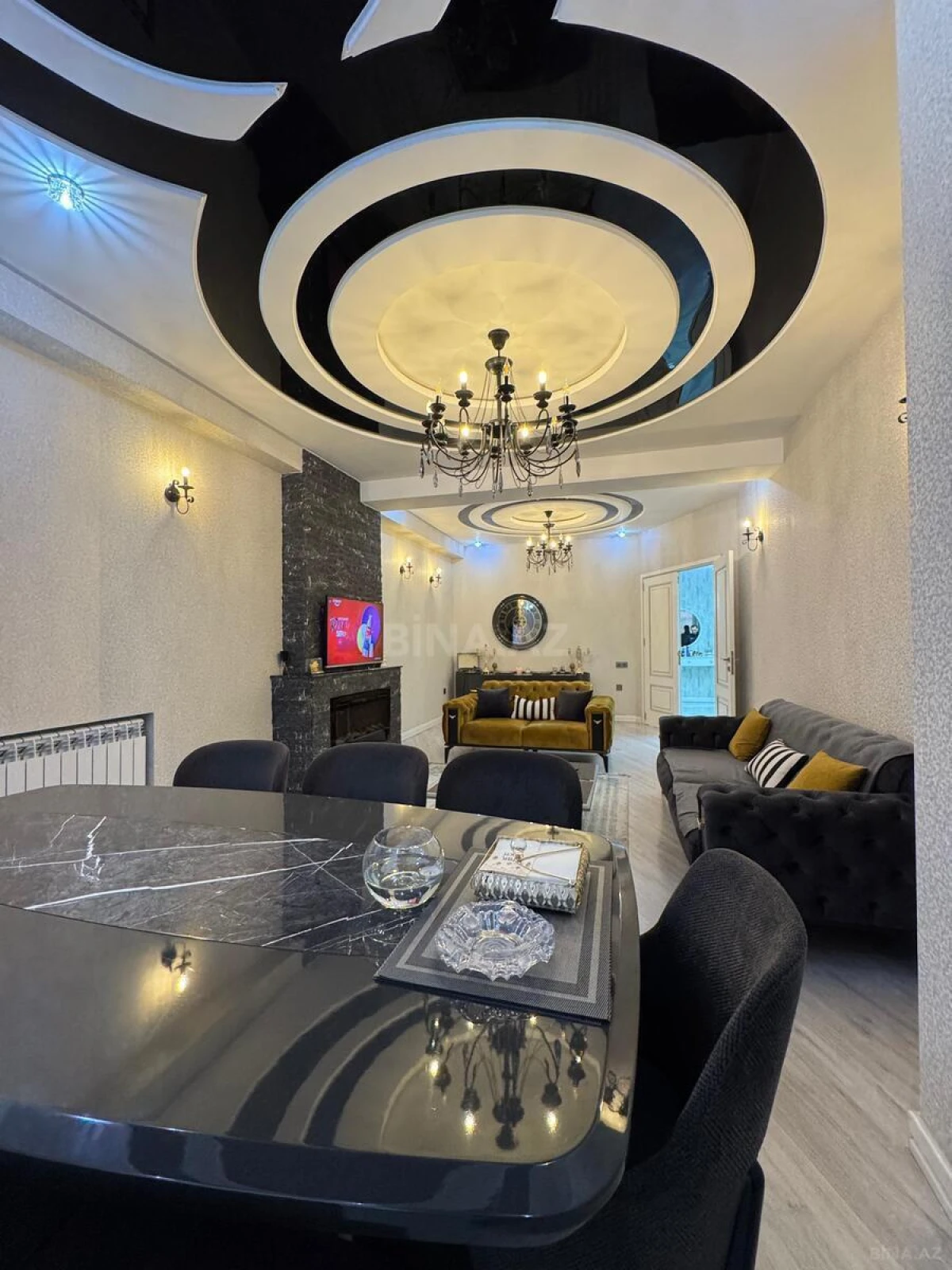 Satılır 4 otaqlı mənzil 200 m²