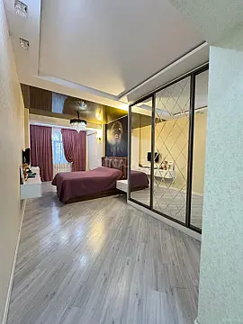 Satılır 4 otaqlı mənzil 200 m²