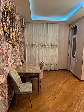 Kirayə verilir 3 otaqlı mənzil 147 m²