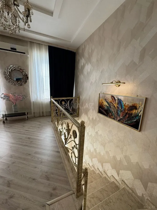 Satılır 6 otaqlı həyət evi 246 m²