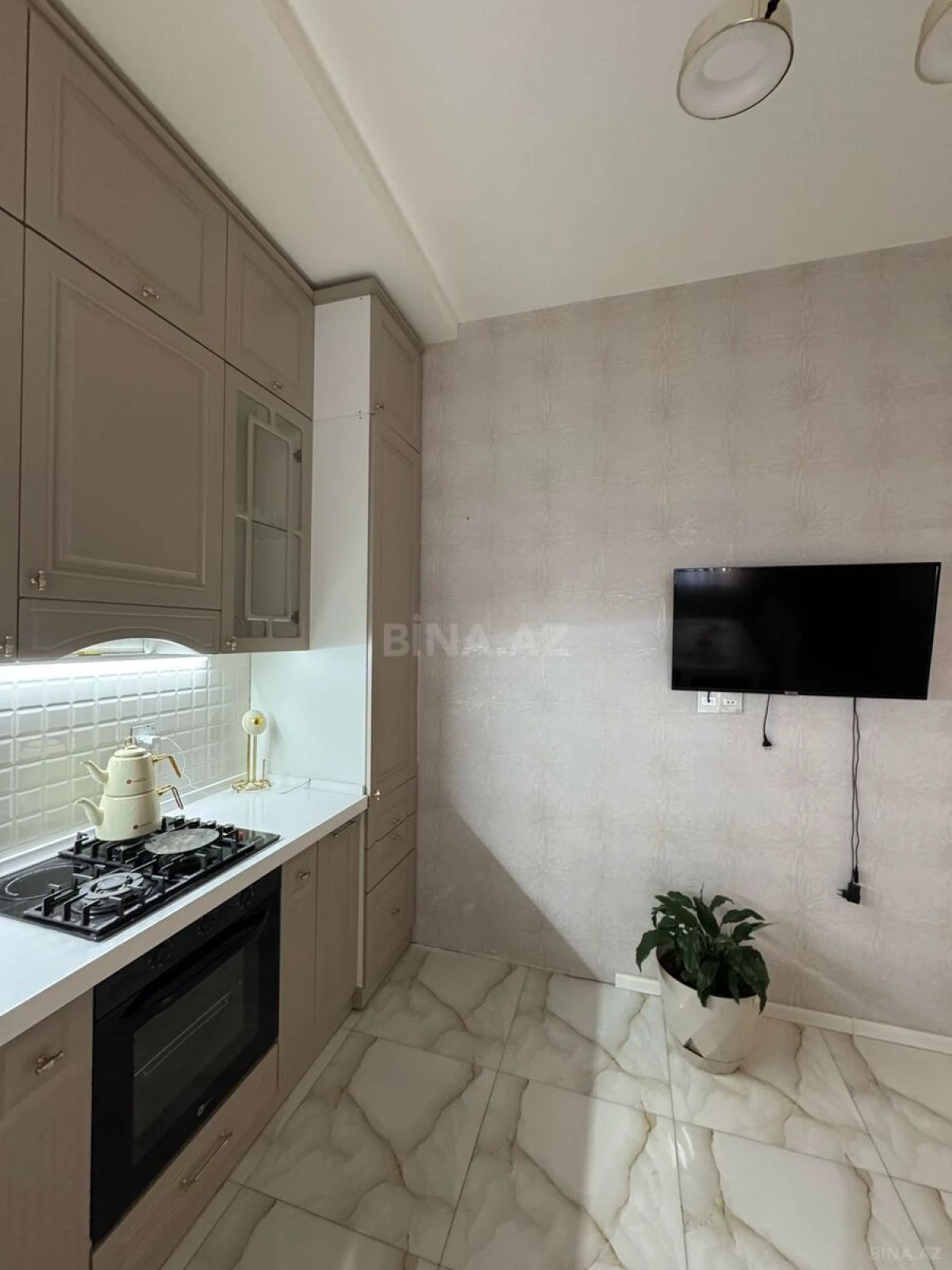 Satılır 6 otaqlı həyət evi 246 m²