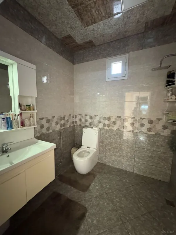 Satılır 6 otaqlı həyət evi 246 m²