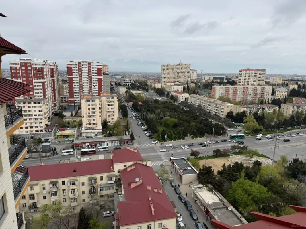 Satılır 4 otaqlı mənzil 200 m²